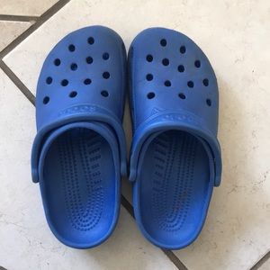 Crocs blue